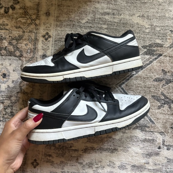 Nike dunk low panda black white women’s size 7.5 - Picture 1 of 9
